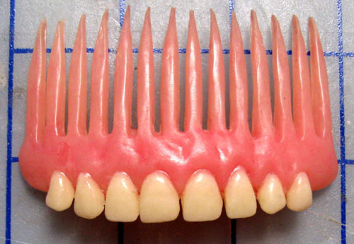 Acrylic Denture Teeth And Gumbs Hair Comb