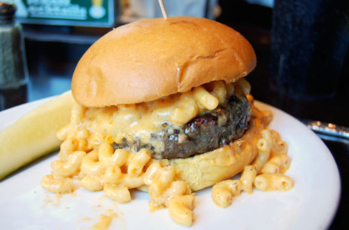 Macaroni Cheeseburger