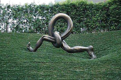 Twisted Runner Statue